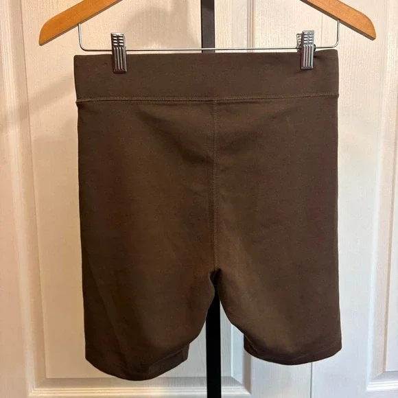 Nike Medium brown biker shorts 7 in - Picture 3 of 4